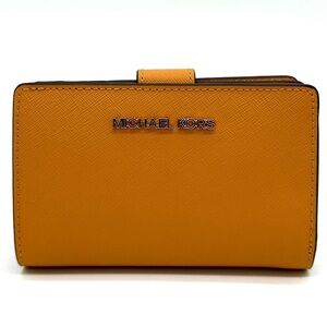 Michael Kors Medium Bifold Zip Chain Wallet Cider